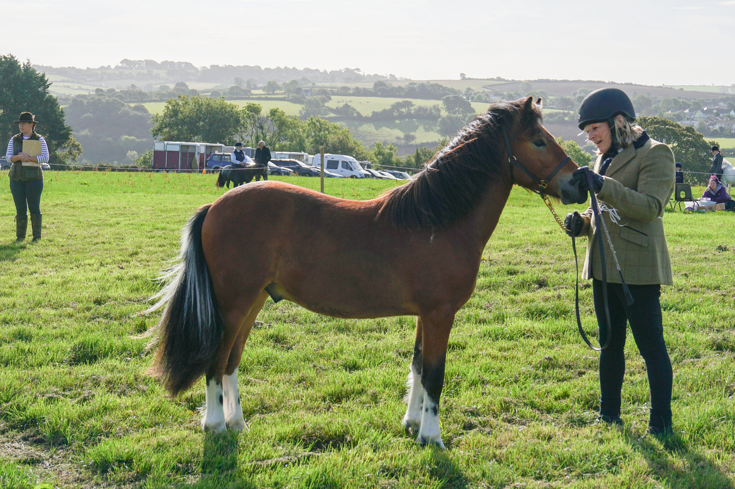 lanlivery show in hand part 1