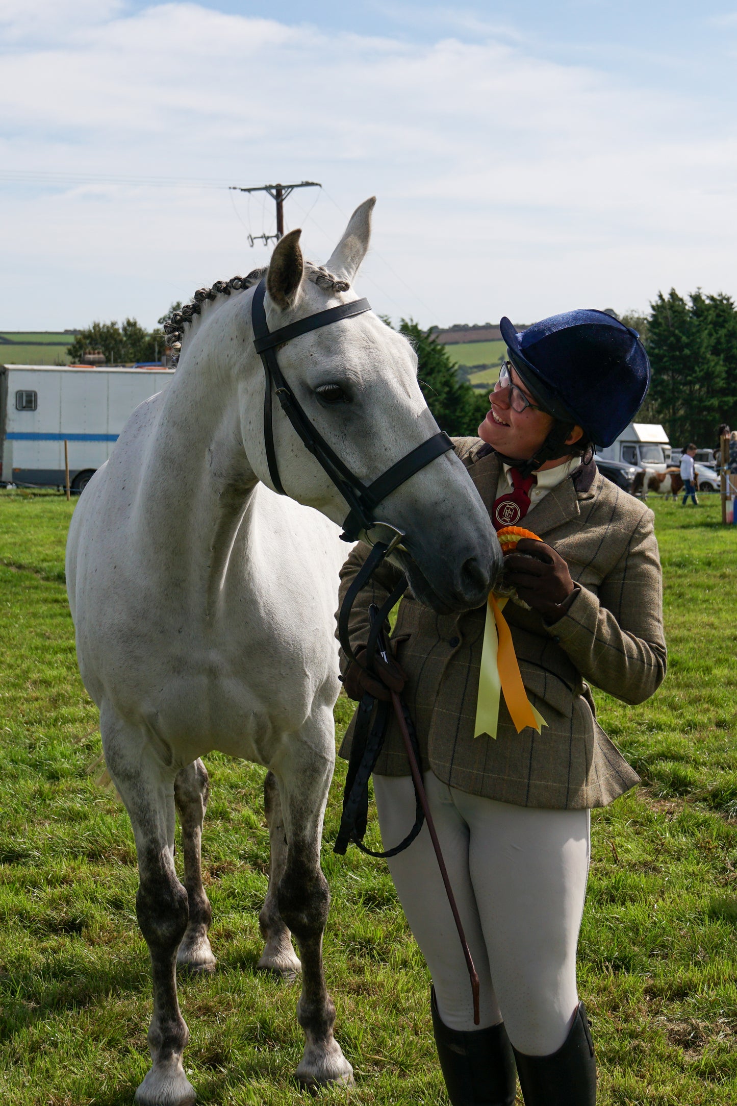 lanlivery show in hand part 2
