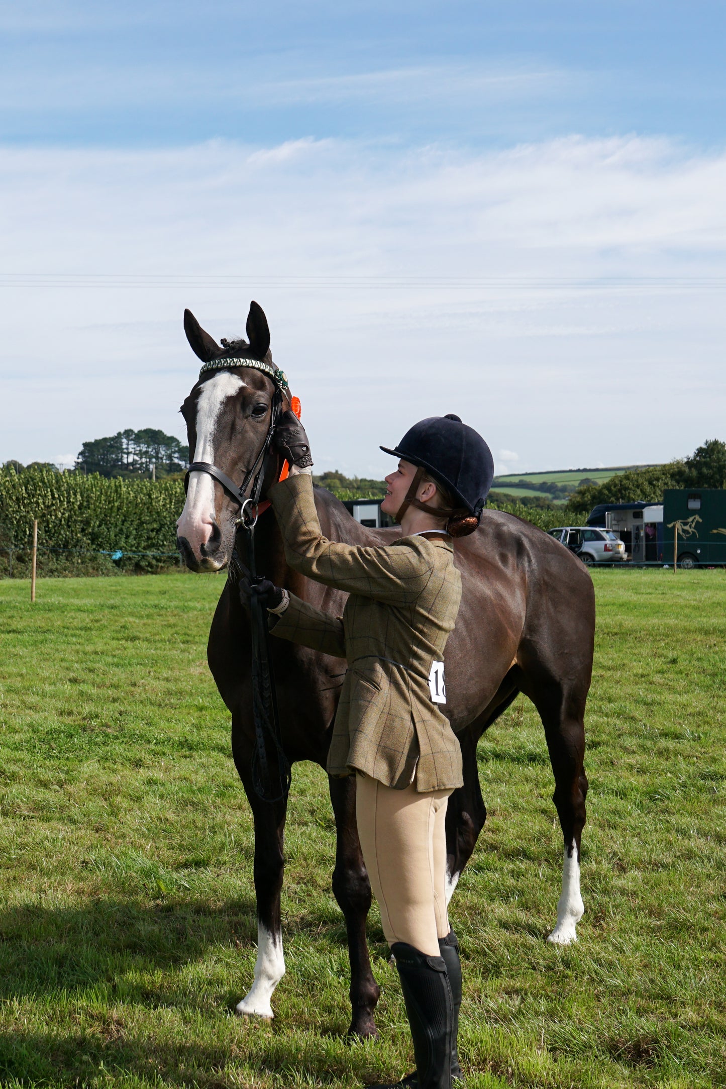 lanlivery show in hand part 2