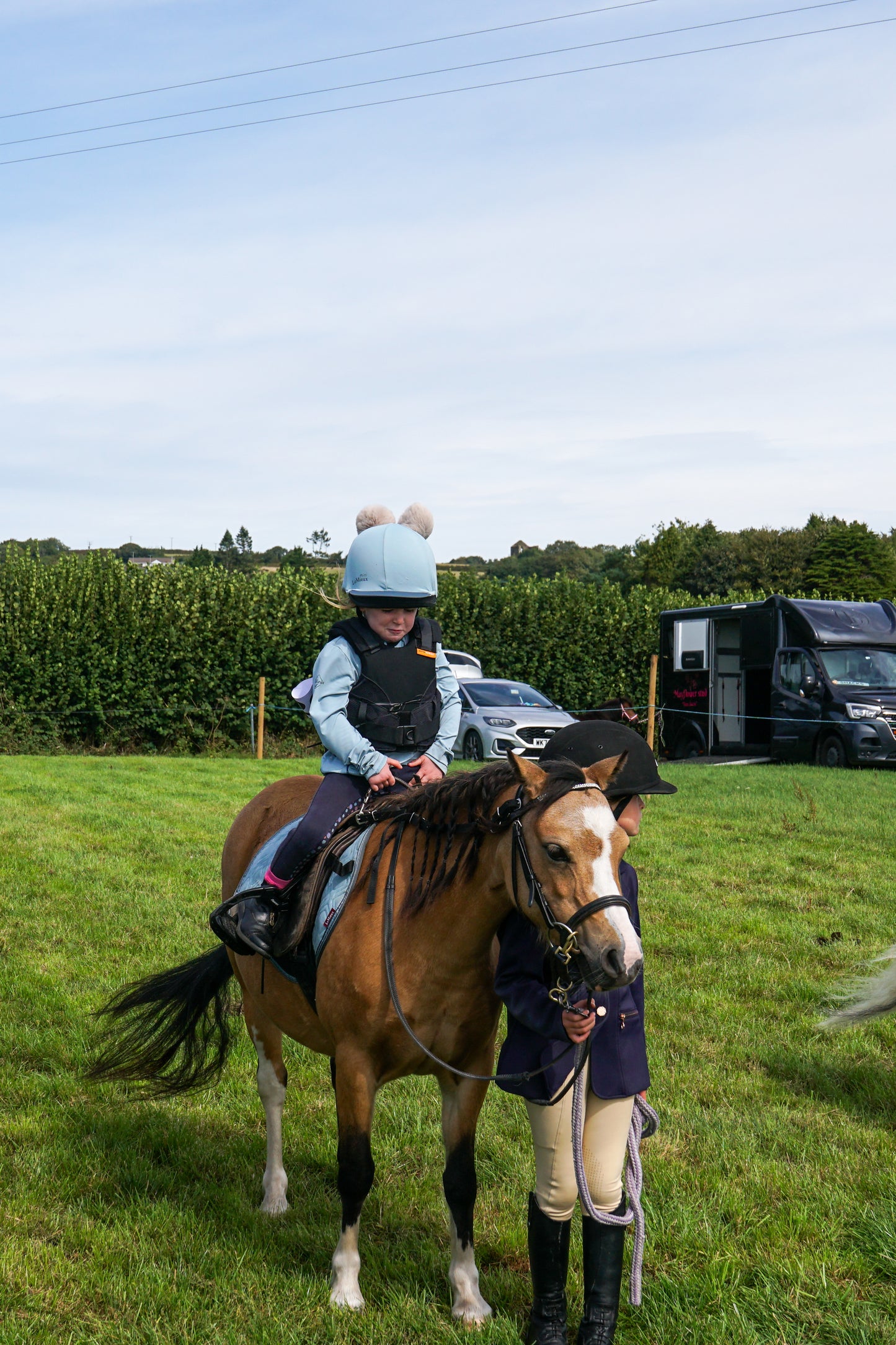 lanlivery show in hand part 2