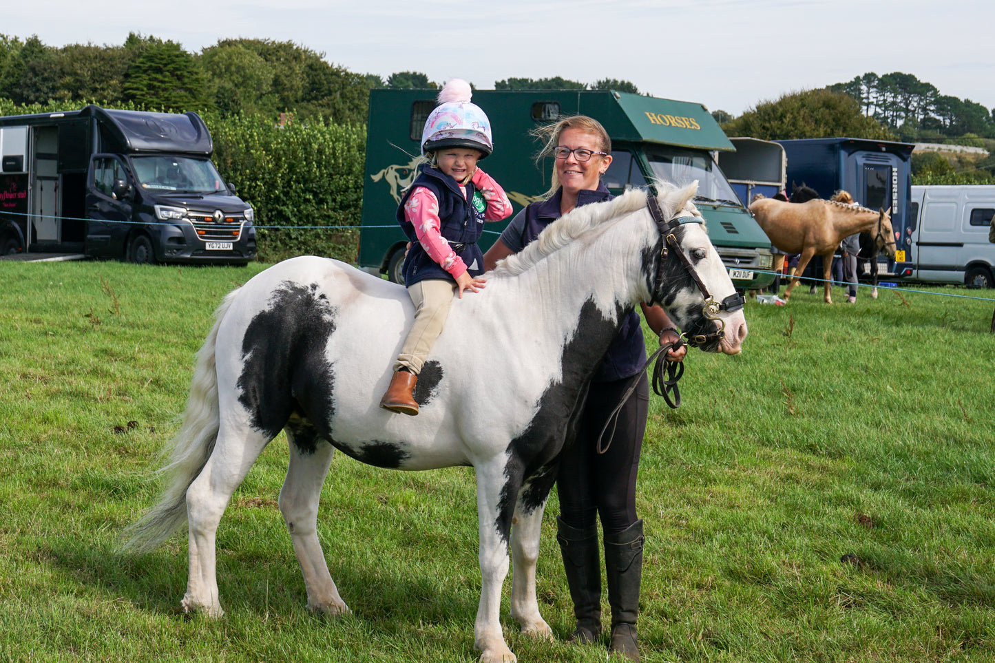 lanlivery show in hand part 2
