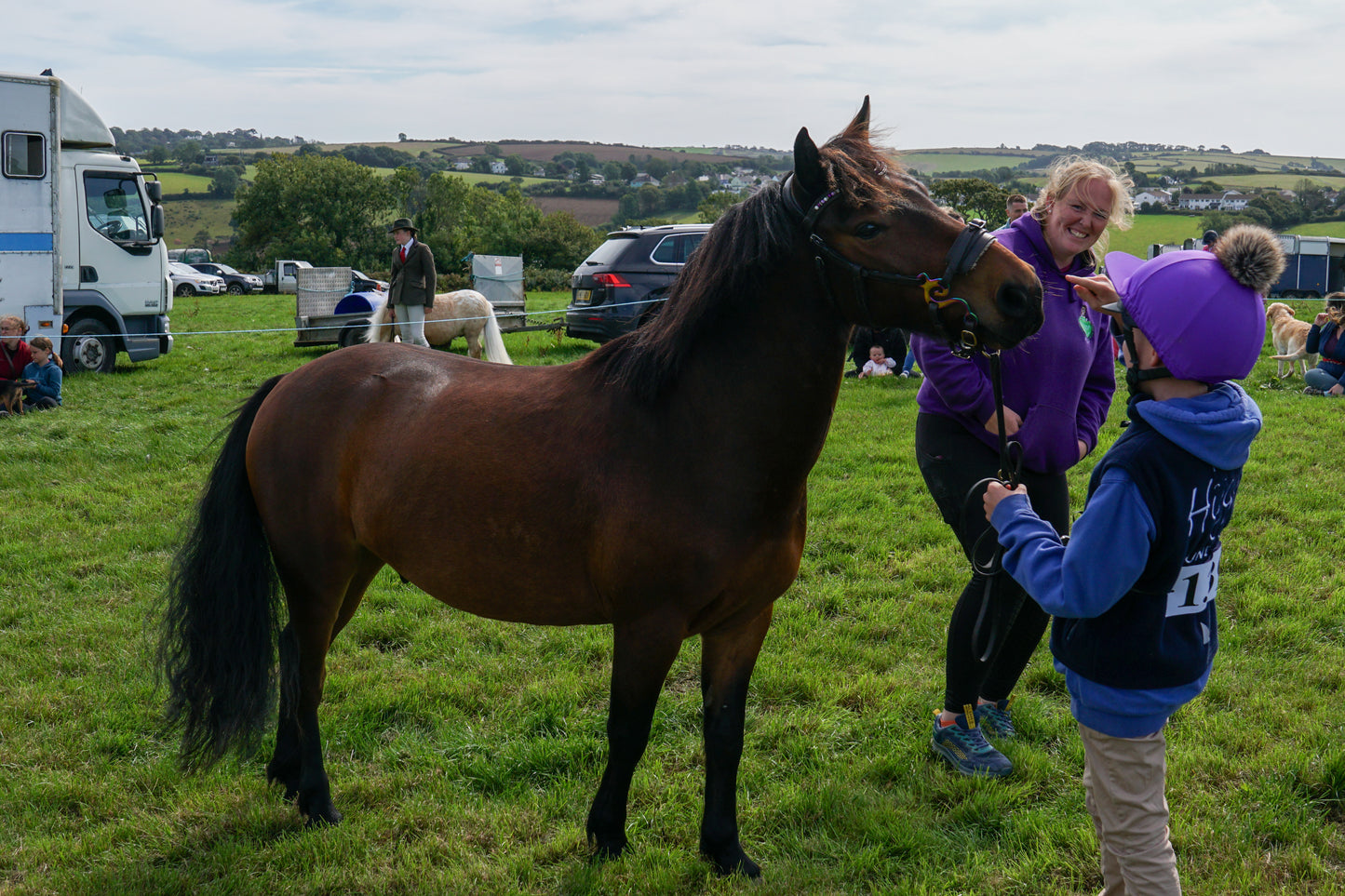 lanlivery show in hand part 2
