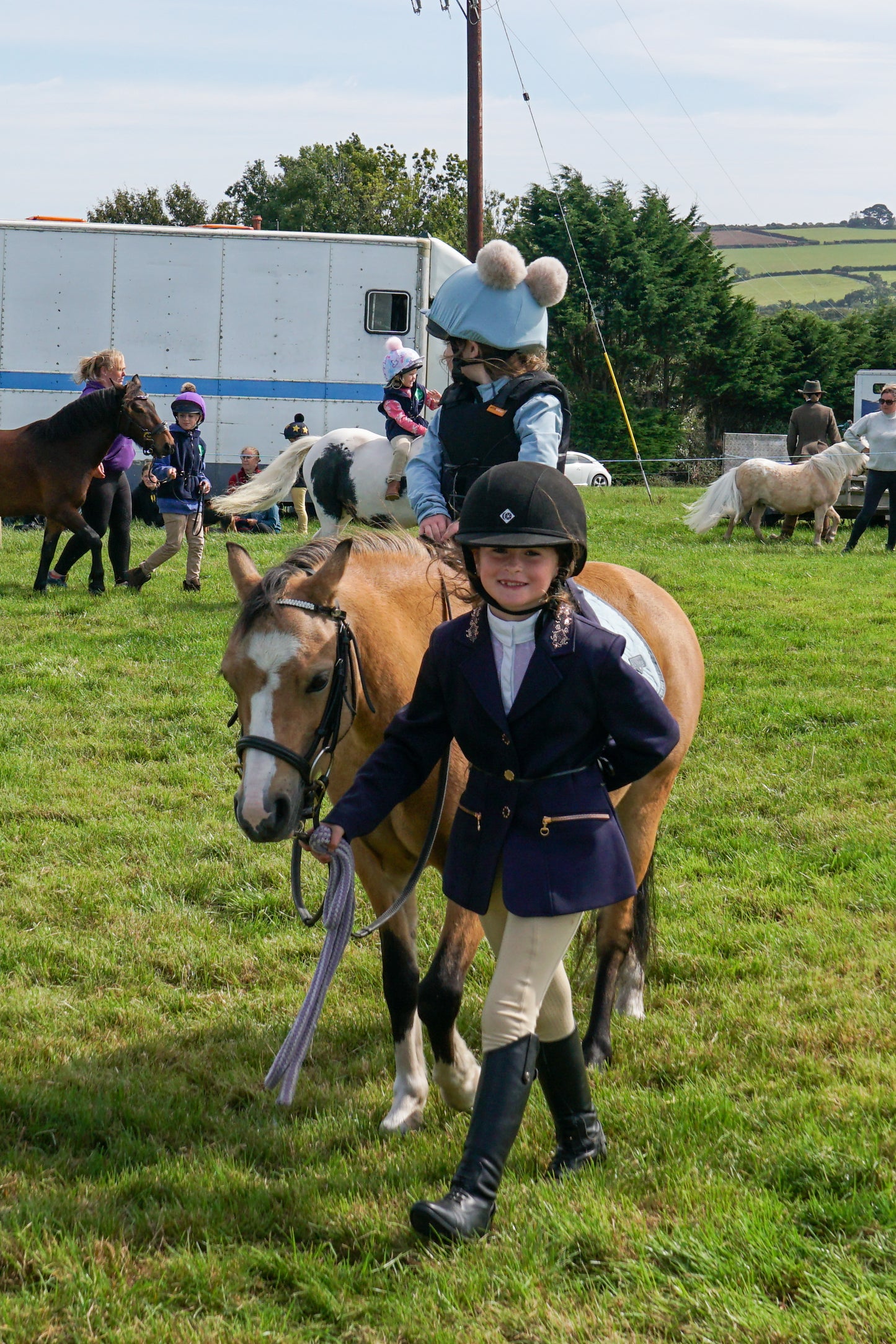 lanlivery show in hand part 2