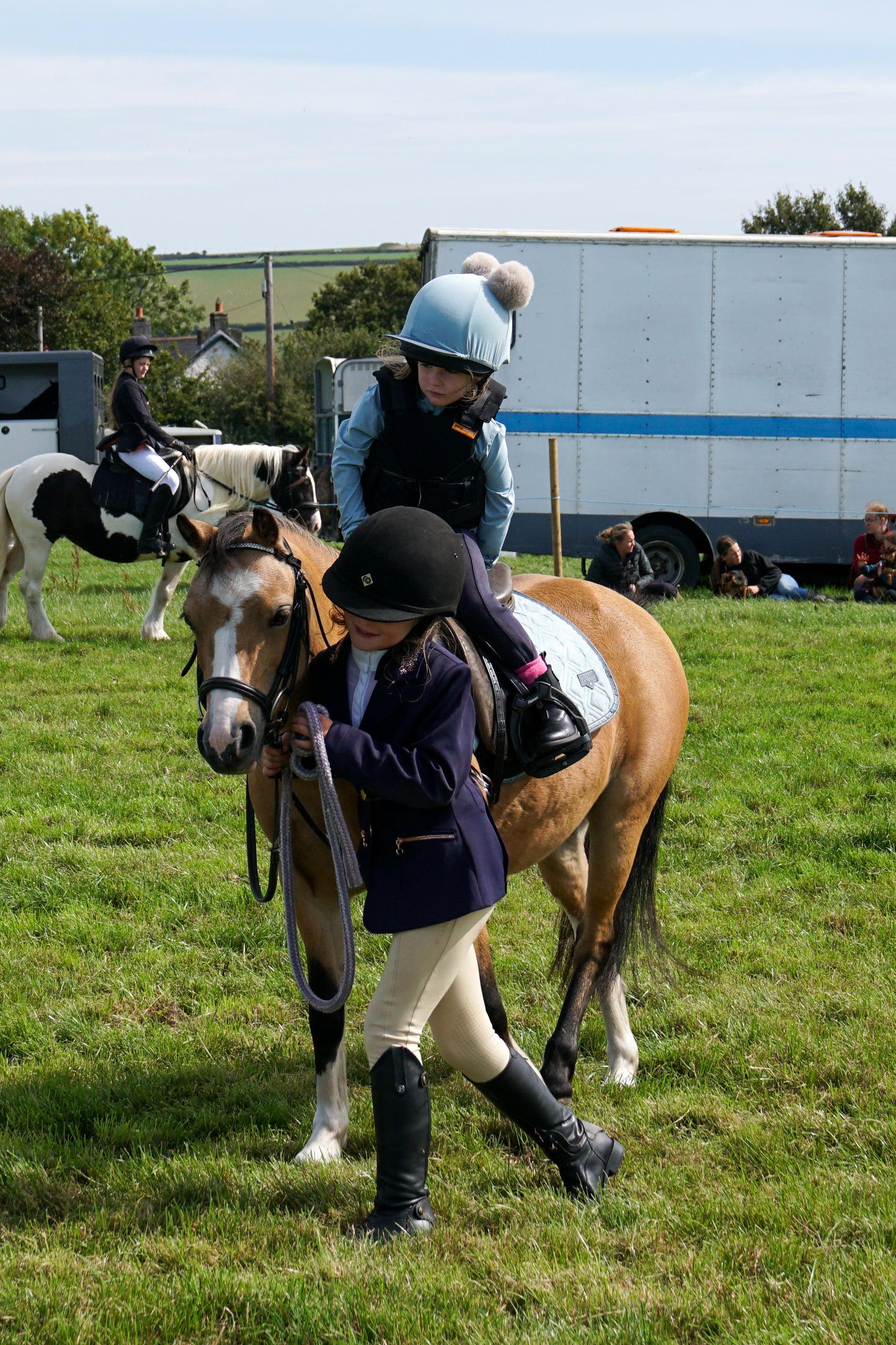 lanlivery show in hand part 2
