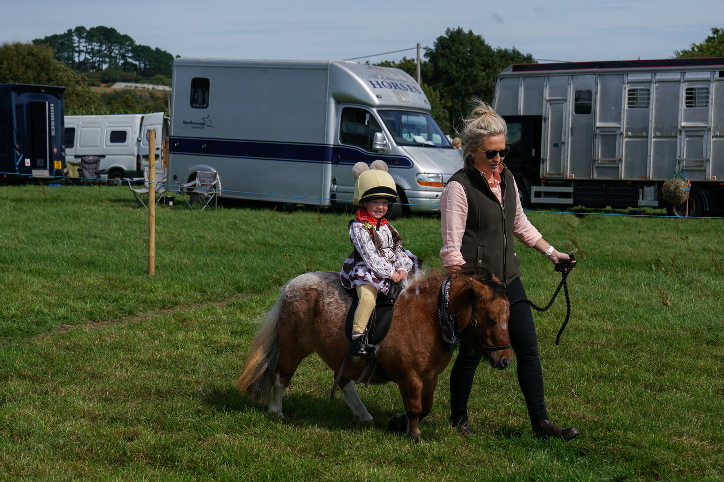 lanlivery show in hand part 3