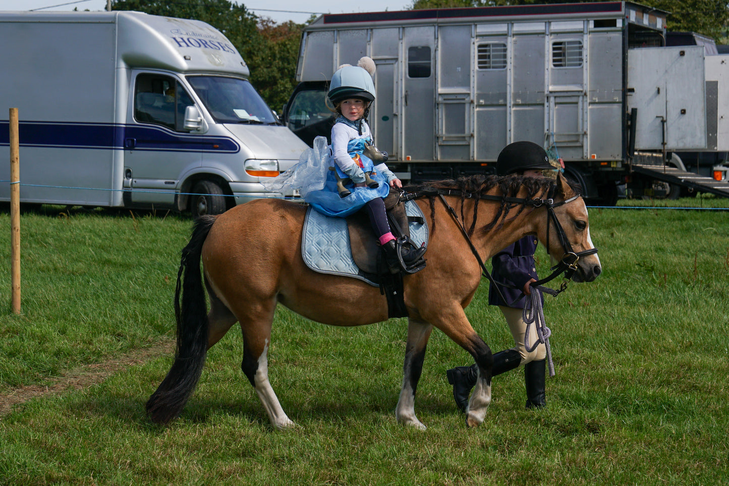 lanlivery show in hand part 3