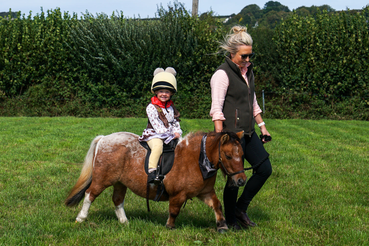 lanlivery show in hand part 3