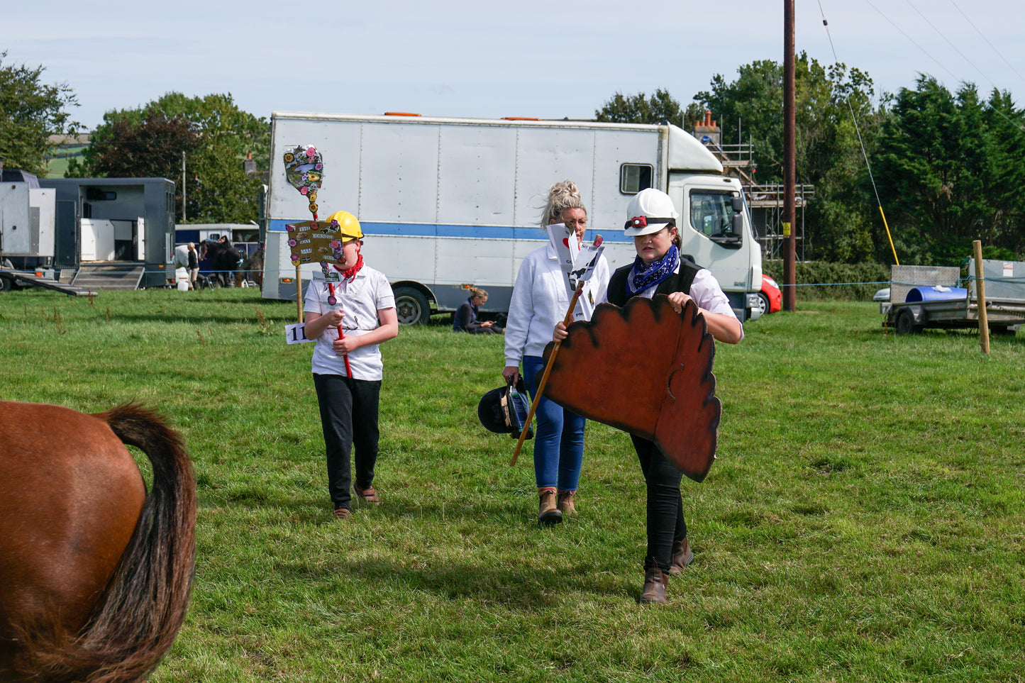 lanlivery show in hand part 3