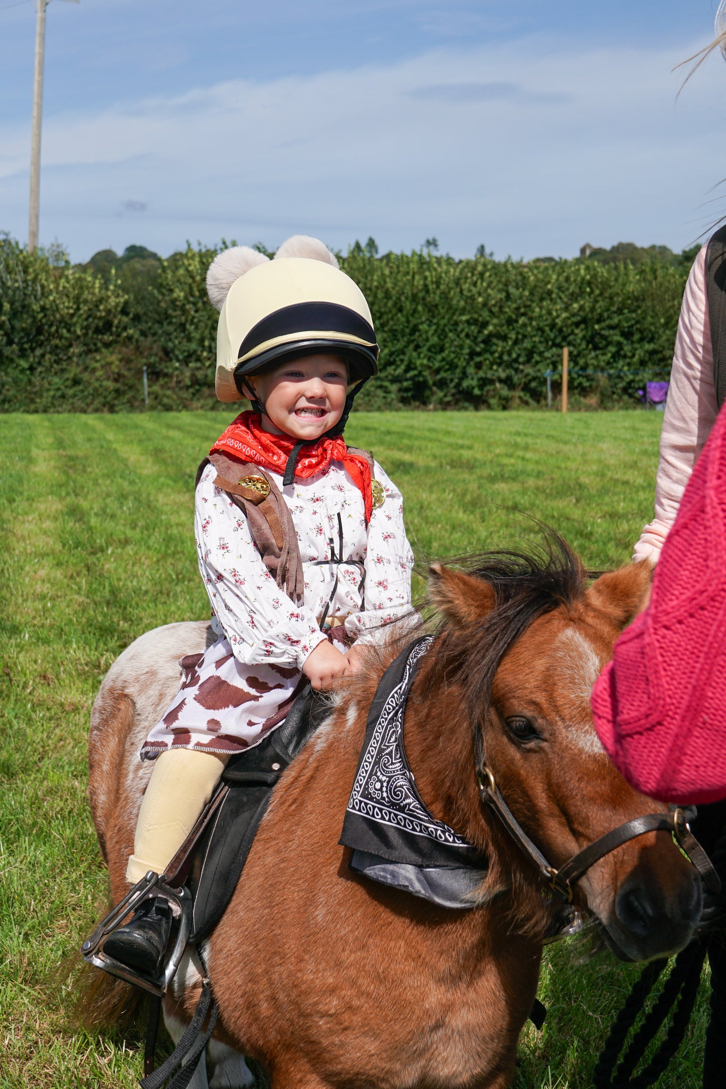 lanlivery show in hand part 3