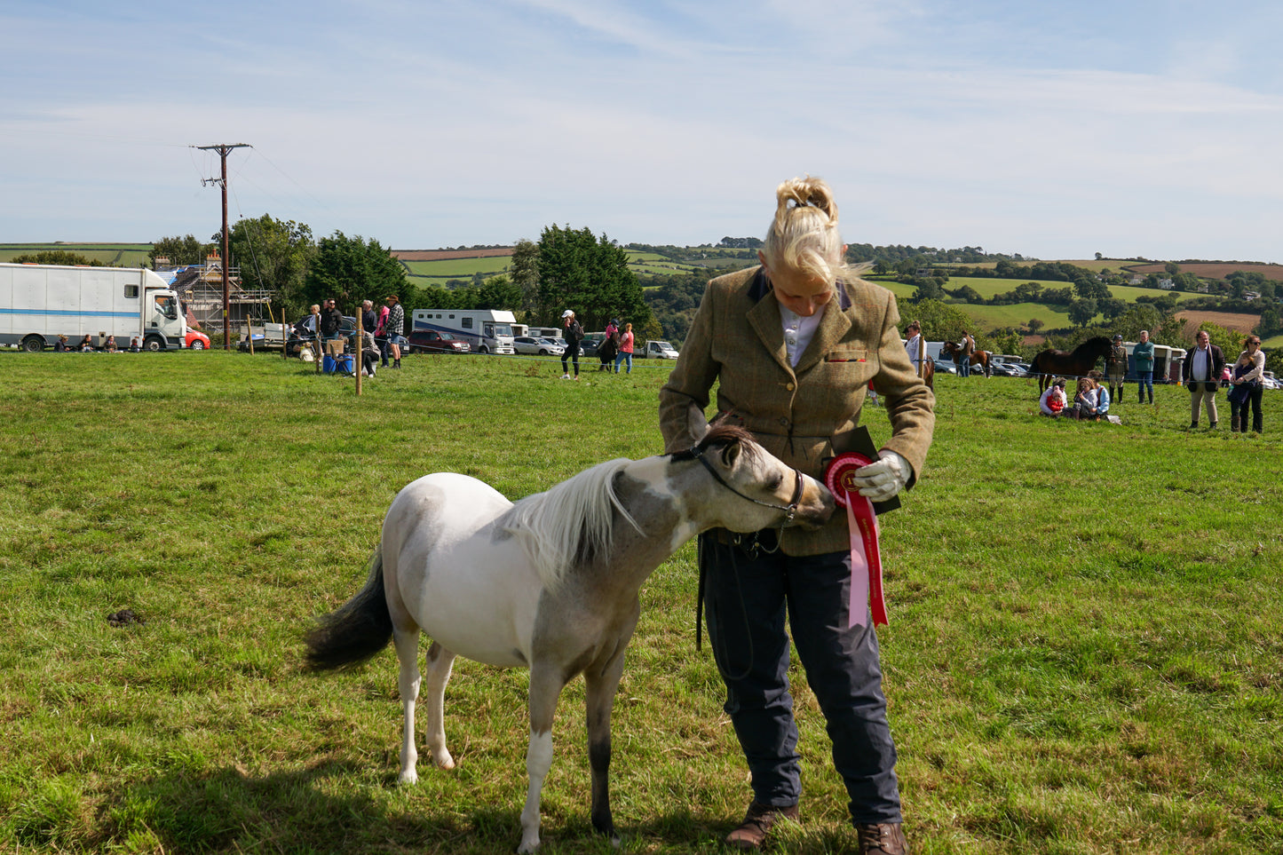 lanlivery show in hand part 3