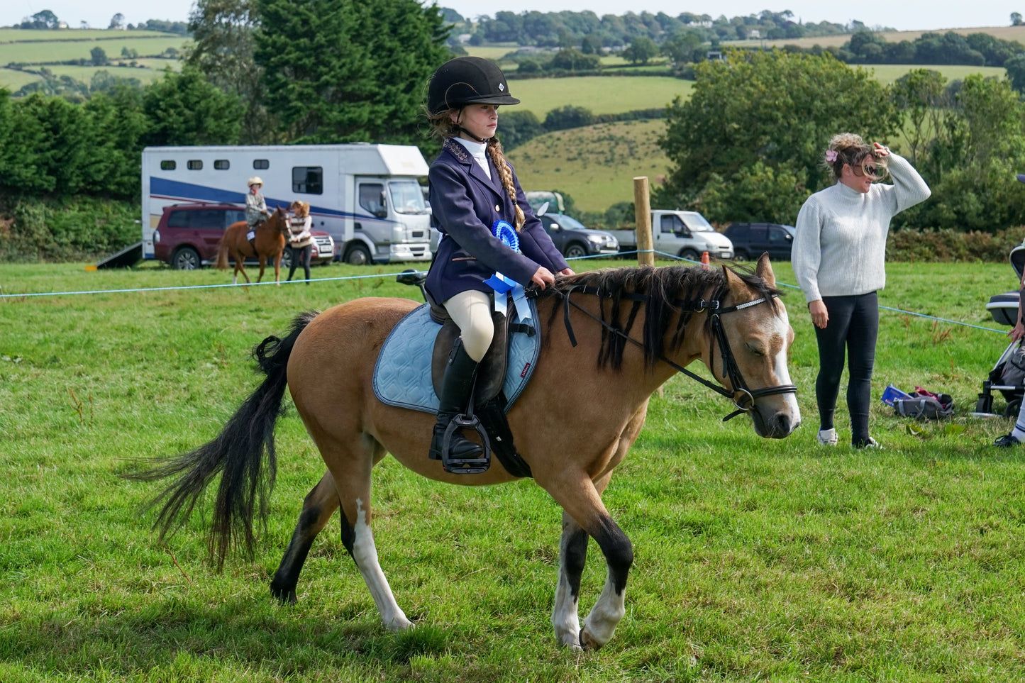 lanlivery show in hand part 4