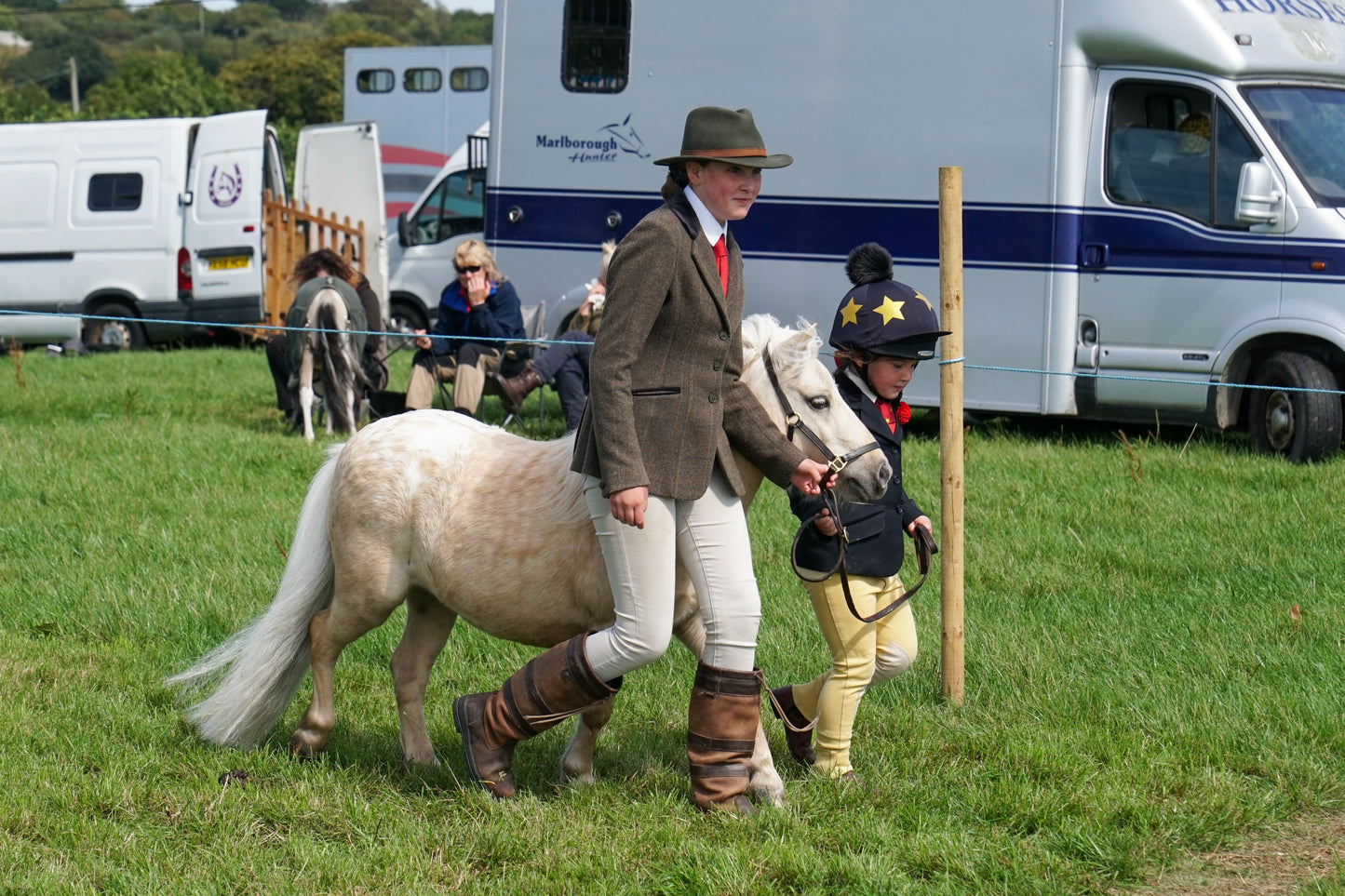 lanlivery show in hand part 4