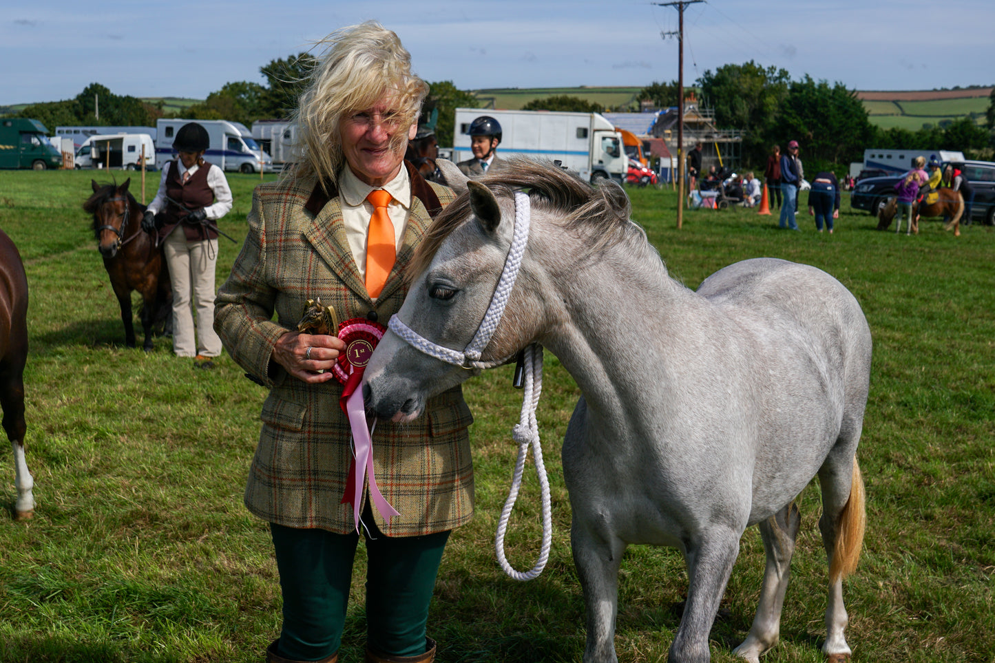 lanlivery show in hand part 4