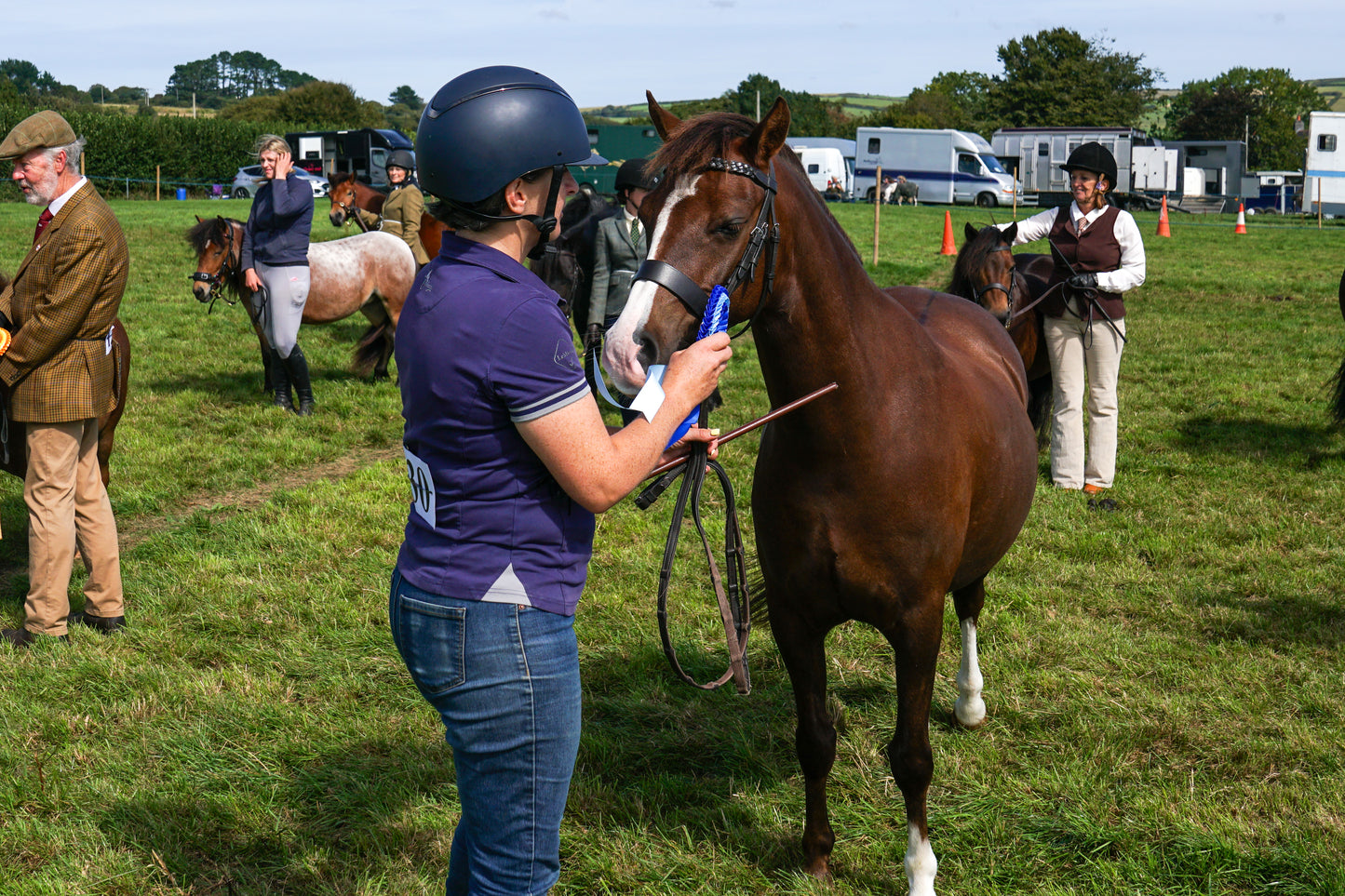 lanlivery show in hand part 4