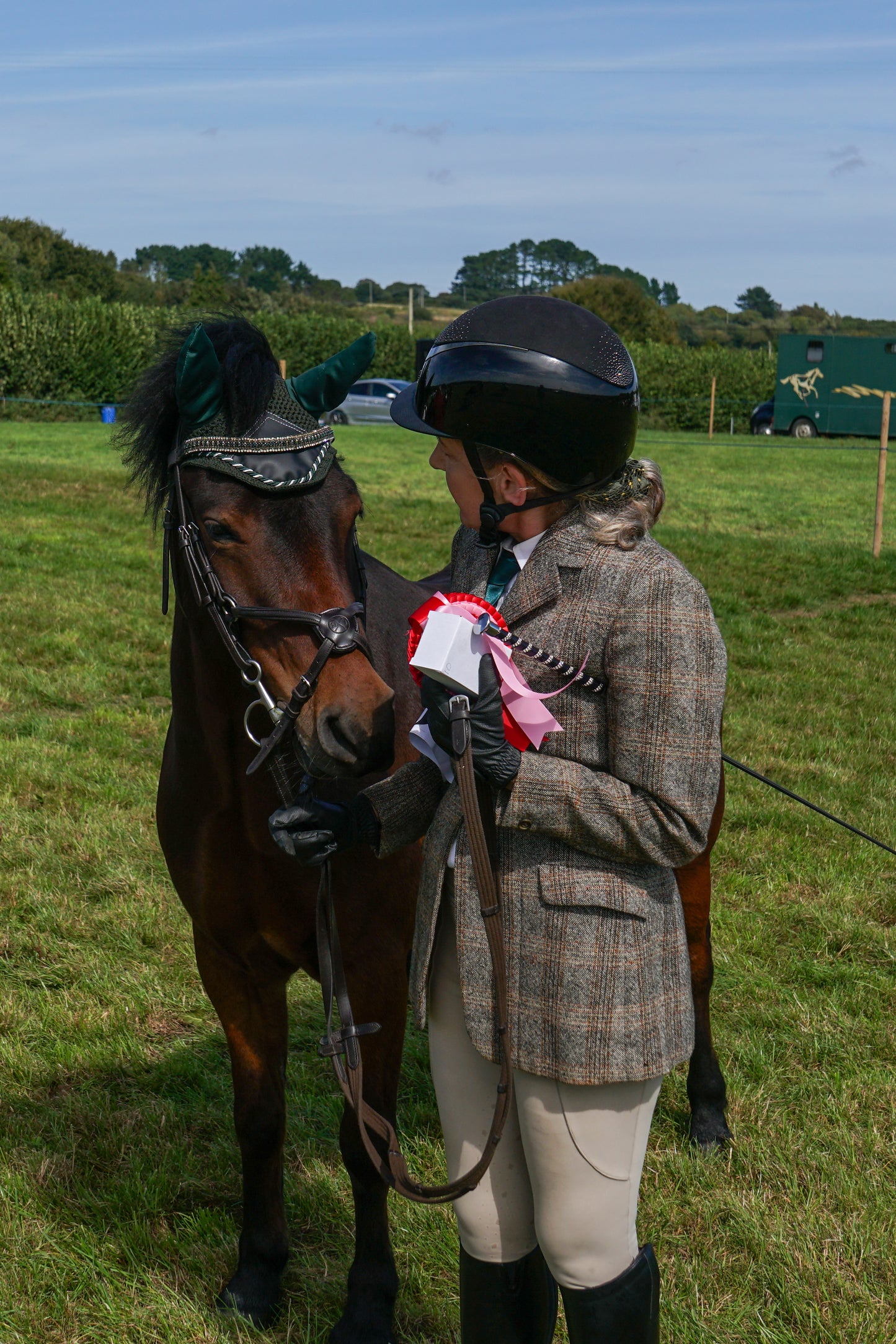 lanlivery show in hand part 4