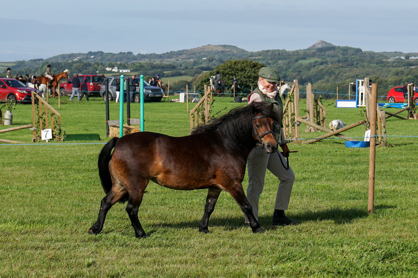 lanlivery show in hand part 1