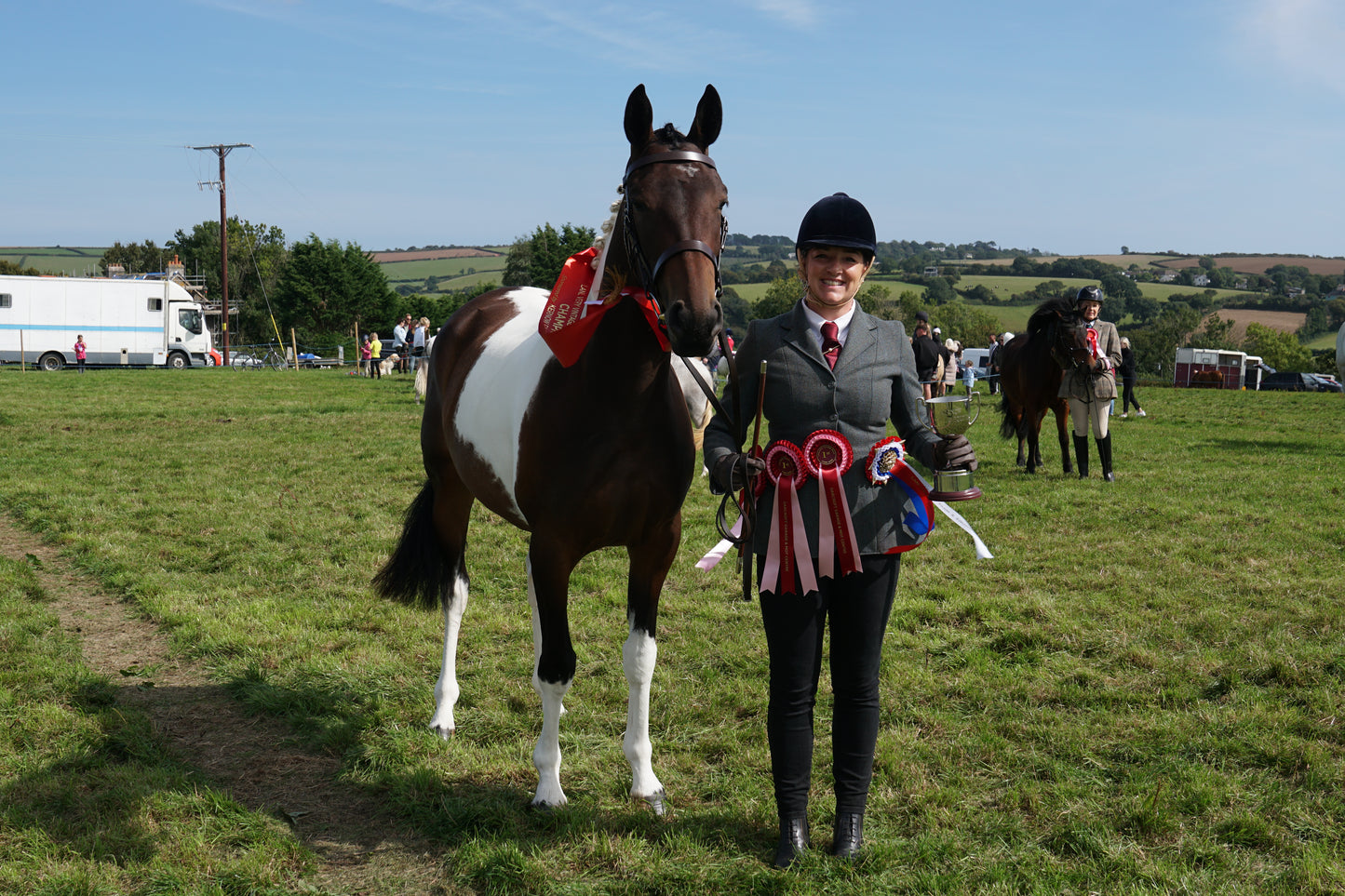 lanlivery show in hand part 4
