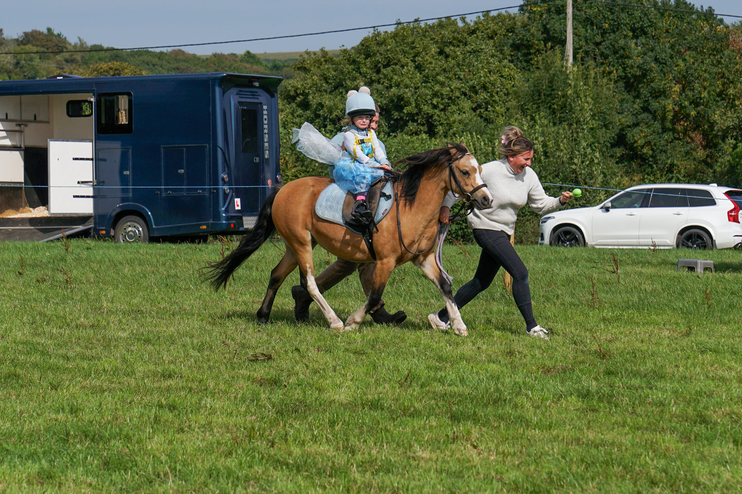lanlivery show in hand part 4