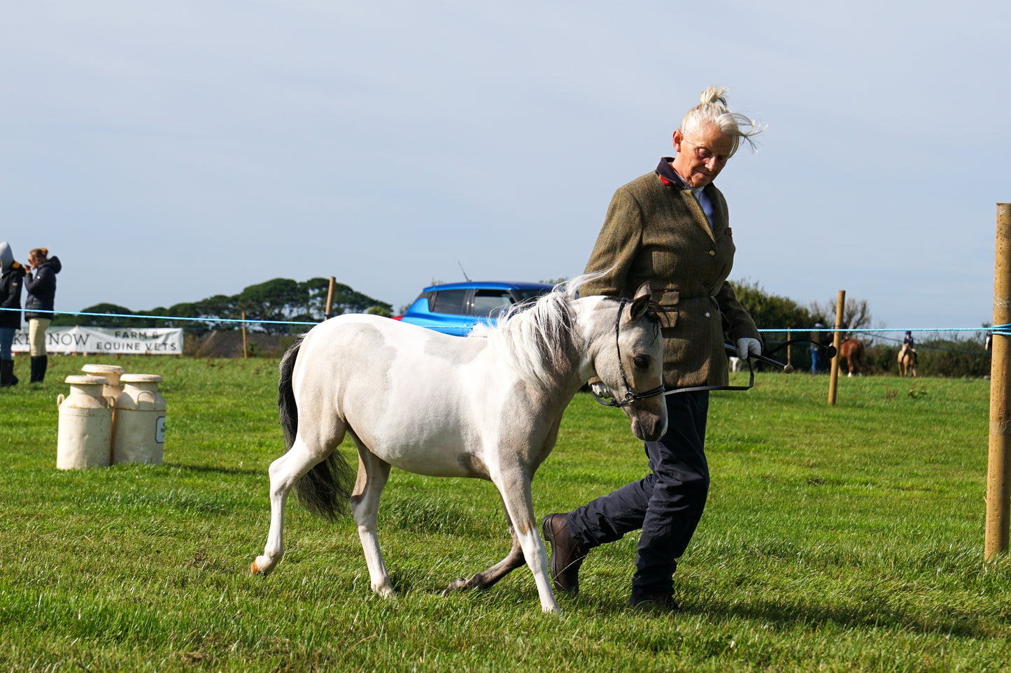 lanlivery show in hand part 1