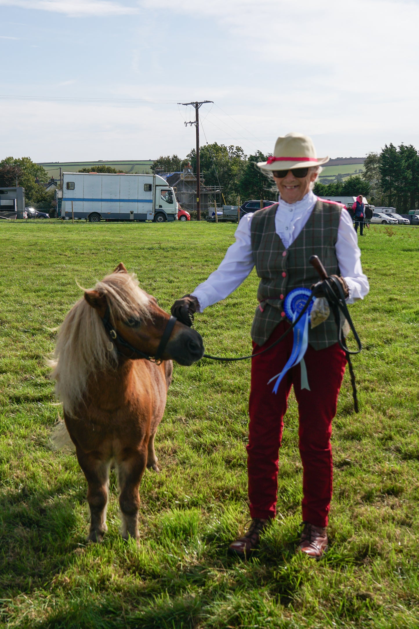 lanlivery show in hand part 1
