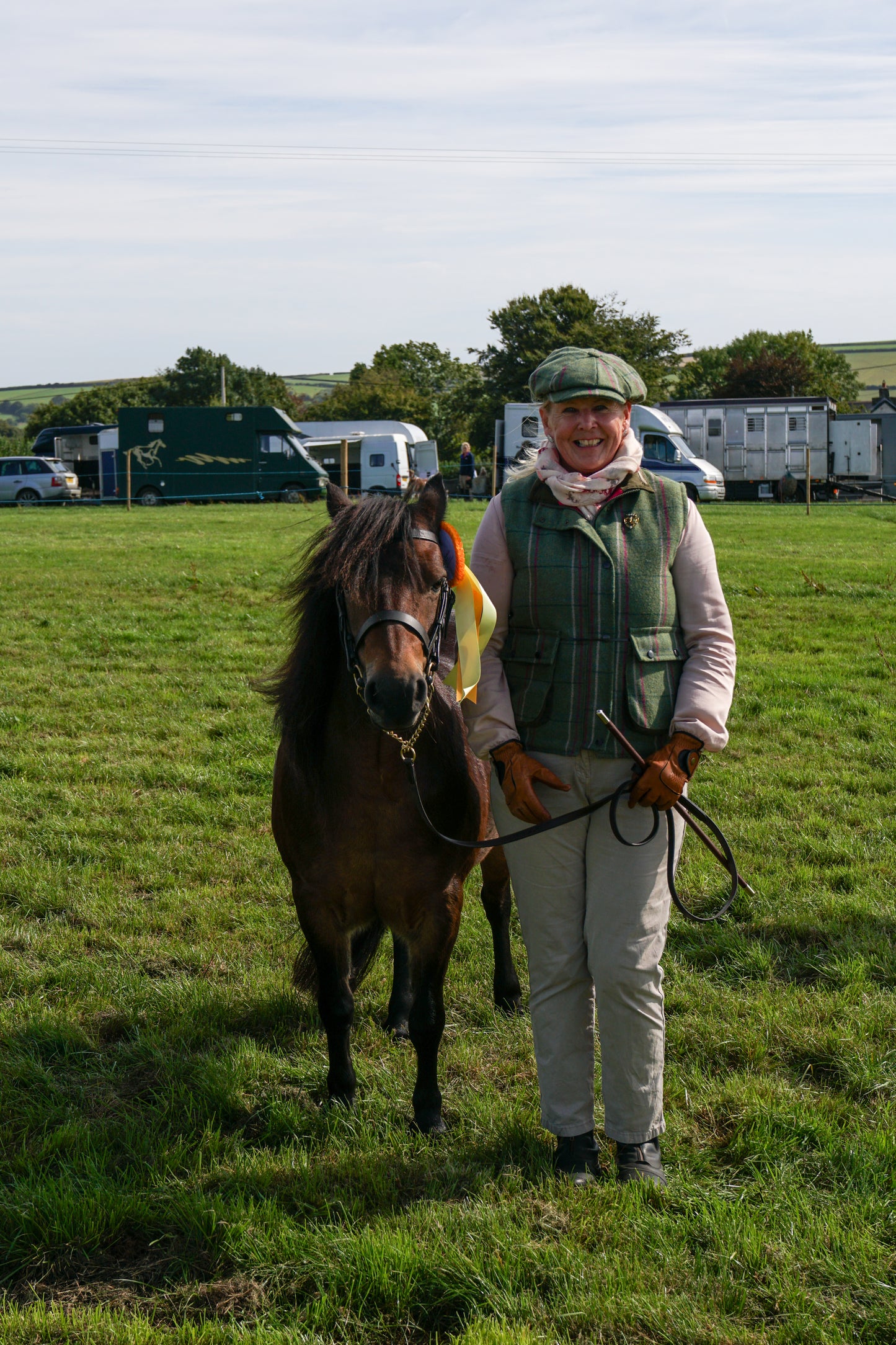 lanlivery show in hand part 1